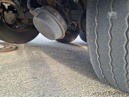 KRONE 3-Achs Tiefkühler Doppelstock Carrier Vector1550