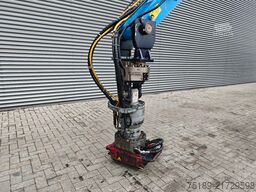 Fuchs MHL 350 S5 FQC Oil Quick Coupler