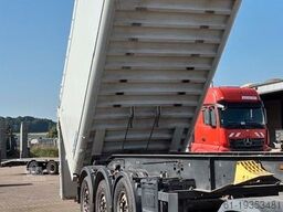 SCHMITZ CARGOBULL SKI24SL 8,2 48 cbm Getreidekipper