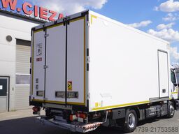 Renault D12 / Lamberet refrigerated truck / lift