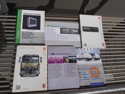 Renault D12 / Lamberet refrigerated truck / lift