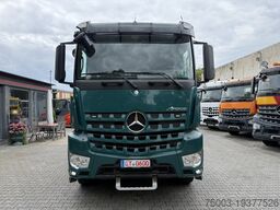 Mercedes-Benz Arocs 3251 8X4 Haken mit Kran HMF 2620 K5