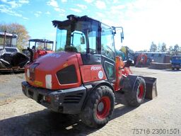 Kubota R 085