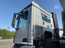 Mercedes-Benz Actros 3240 Arocs 8X4, 12 m3 RHD,Edbro Dumper f...
