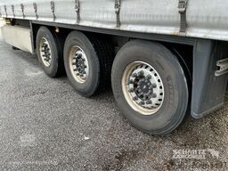 Schmitz Cargobull Curtainsider Standard Faltwandtür rechts