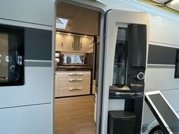 HOBBY Prestige 720 UKFe Abverkauf / 2500 kg