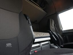 DAF XF 440 Space Cab tractor unit