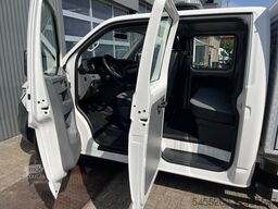 VW Transporter 2.0 TDI L2H1 DC 30 Dubbele cabine o...