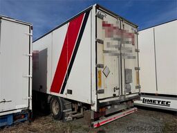 Ekeri box semi-trailer.