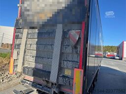 Ekeri box semi-trailer with full side opening and lift