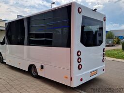 MERCEDES-BENZ 30 Sitzer Schul- Transferbus 519 Vorlauffahrzeug