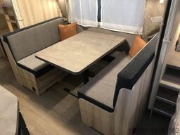 Hobby De Luxe 545 KMF Mod.2026 2000kg Garage