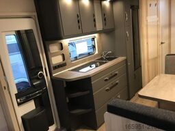 Hobby De Luxe 545 KMF Mod.2026 2000kg Garage