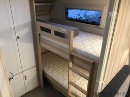 Hobby De Luxe 545 KMF Mod.2026 2000kg Garage