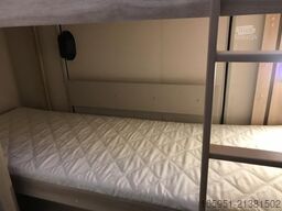 Hobby De Luxe 545 KMF Mod.2026 2000kg Garage