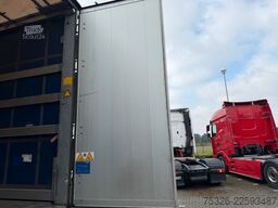 SCHMITZ CARGOBULL SCS 24/L - 13.62, XL, Daimler, Getränke