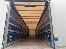 SCHMITZ CARGOBULL SCS 24/L - 13.62, XL, Daimler, Getränke