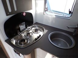 BÜRSTNER Limited T 727 G Markise, el. Hubbet, SAT/TV