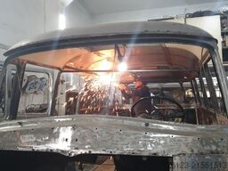 MERCEDES-BENZ Vorgänger Sprinter O 319 Samba mit Faltdach AC