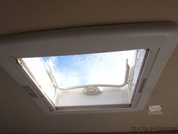 EURAMOBIL IL 720 EB Markise Navi Klimaaut. Hubbett