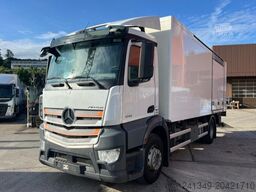 MERCEDES-BENZ 4x Antos 1843 4x2 Kühler