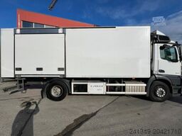 MERCEDES-BENZ 4x Antos 1843 4x2 Kühler