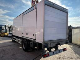 MERCEDES-BENZ 4x Antos 1843 4x2 Kühler