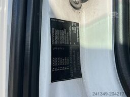 MERCEDES-BENZ 4x Antos 1843 4x2 Kühler