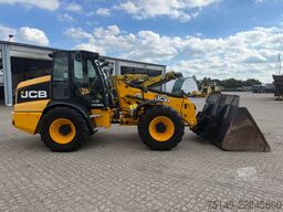 JCB TM 320 S, Hyd. S.W.S., 5.2m, 3.6to., Schaufel