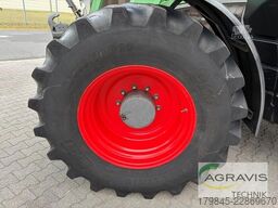 Fendt 824 VARIO S4 Profi