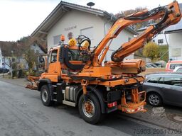 MERCEDES-BENZ Unimog 423 mit Mulag Front Heckmähkombination E6