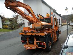 MERCEDES-BENZ Unimog 423 mit Mulag Front Heckmähkombination E6