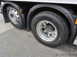 DAF XF 480 E6 6x2 / Lamberet refrigerator