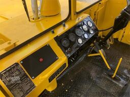 Kirovets K700A V8