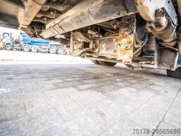 RENAULT D14 250 + DHOLLANDIA 1.5T