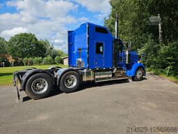 Kenworth W900L