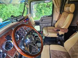 Kenworth W900L