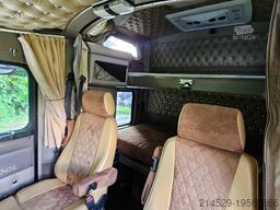 Kenworth W900L
