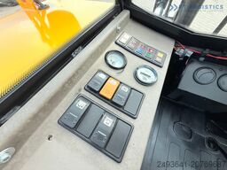 JCB 940 / TRIPLEX 4500 / FREE-LIFT NEW TIRES