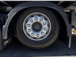 Designwerk High Cab 6x2R 750 kWh Koffer