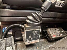 MERCEDES-BENZ Actros 2036 4x4 Hiab Kran- Funk- Kipper- Klima-