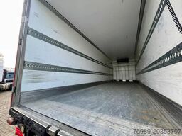 Renault T380 VF611M165MD003883,  388567 km, CARRIER, NA...