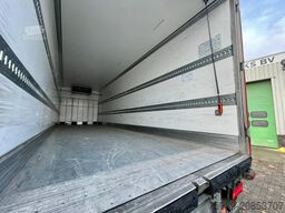 Renault T380 VF611M165MD003883, 388567 km, CARRIER, NA...