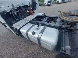 MERCEDES-BENZ Actros 4 18 4x2 - actros 1848 LS flat cab. . 2,5 Euro VI