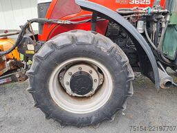 Massey Ferguson MF 3625 mit kompletter Winterausrüstung