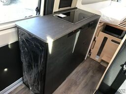 Sunlight Camper Van Cliff640