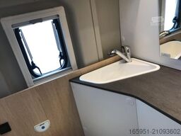 Sunlight Camper Van Cliff640