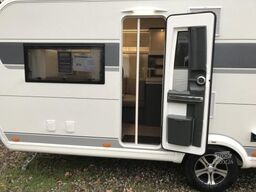 Hobby Excellent 560 CFe 2000kg Alufelgen Schwarz