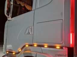 SCANIA r560