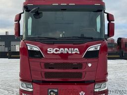 Scania R580 8x2 crane truck with 85 t/m Hiab crane – jib